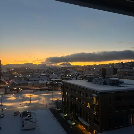 Stylish With Panoramic Views *