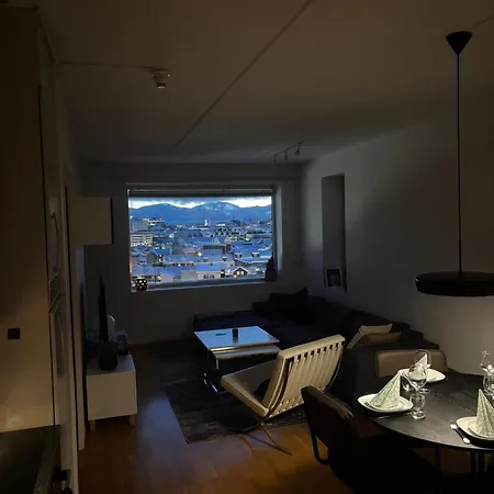 Stylish With Panoramic Views *