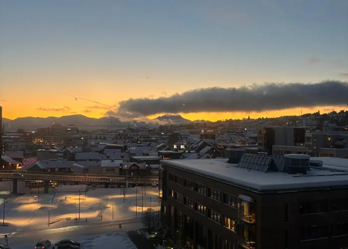 Stylish With Panoramic Views *